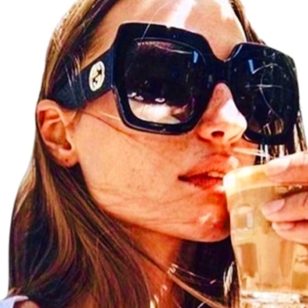 New Gucci GG0083S Oversized Square Black Women Sunglasses Gradient Lens NWOT